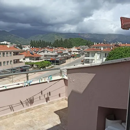 Cenneti Gazde/Camere de închiriat *